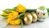 Жёлтые тюльпаны и золотые яйца